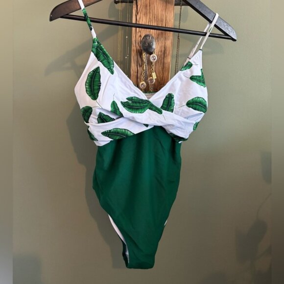 / Cupshe / Green & White Leaf Print / One piece Swimsuit - Picture 1 of 7